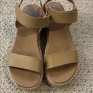 Sorel Casual Tan Platform Sandals